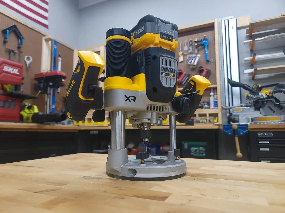 فرز نجاری شارژی دیوالت DeWalt 20V Max مدل DCW620